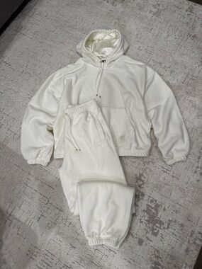 Soft suit jordan hoodie size m, pants size s